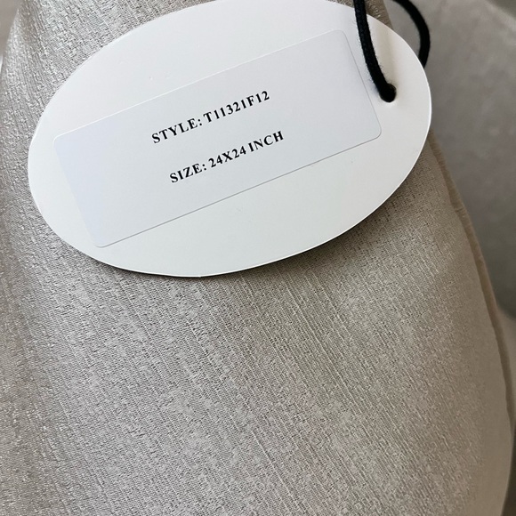 1-NWT CALLISTO HOME DECORATIVE PILLOW (Please read description for details) - Picture 17 of 17